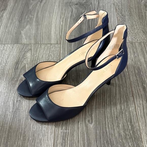 Navy Blue Ankle Strap Heels Nine West Size 9 - Picture 1 of 8